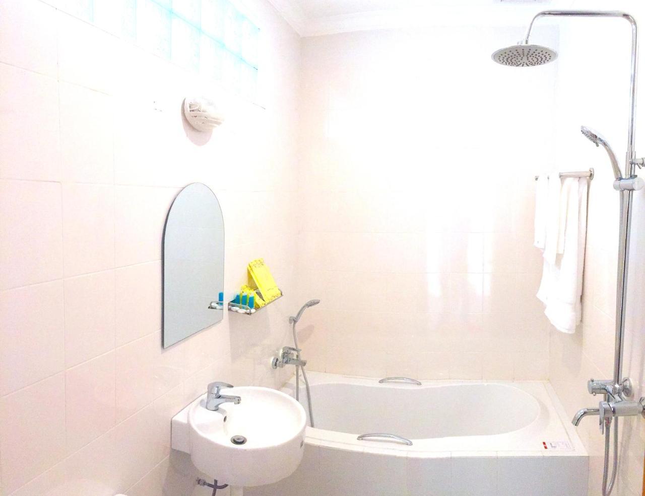 Inle Strand Hotel Nyaung Shwe Dış mekan fotoğraf