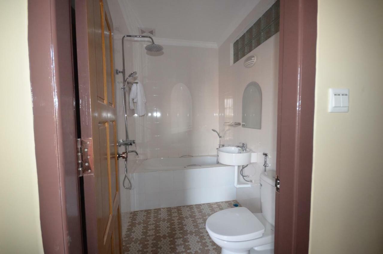 Inle Strand Hotel Nyaung Shwe Dış mekan fotoğraf