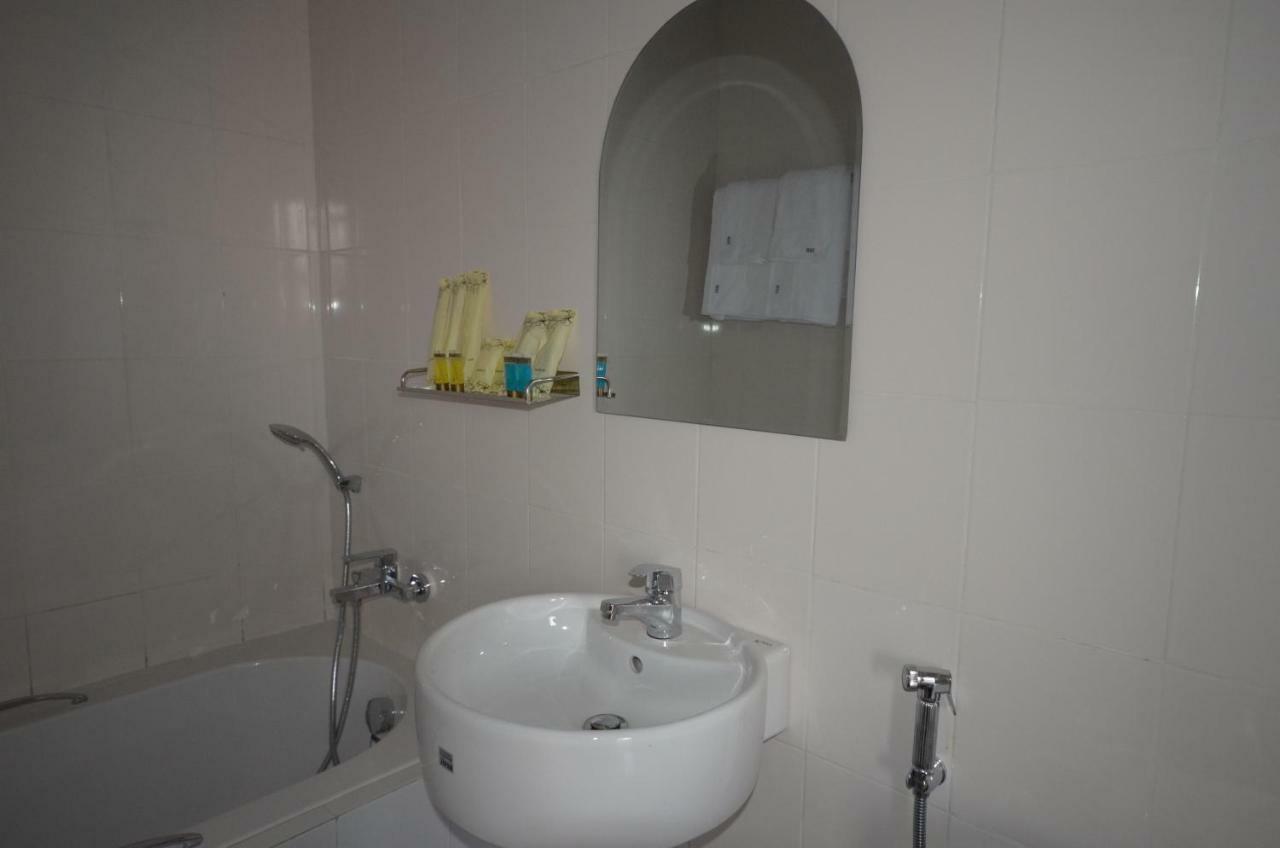 Inle Strand Hotel Nyaung Shwe Dış mekan fotoğraf